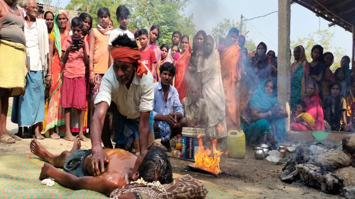 Jharkhand: अंधविश्वास ने ली मासूम की जान, झाड़-फूंक से किया जा रहा था सर्पदंश का इलाज, परिवार में पसरा मातम