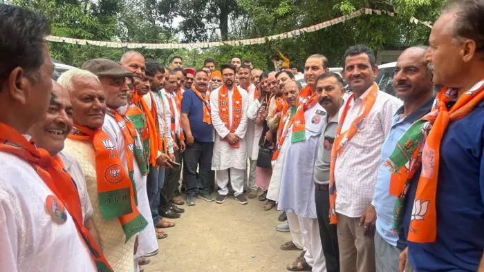 हिमाचल सरकार पर अनुराग ठाकुर ने साधा निशाना