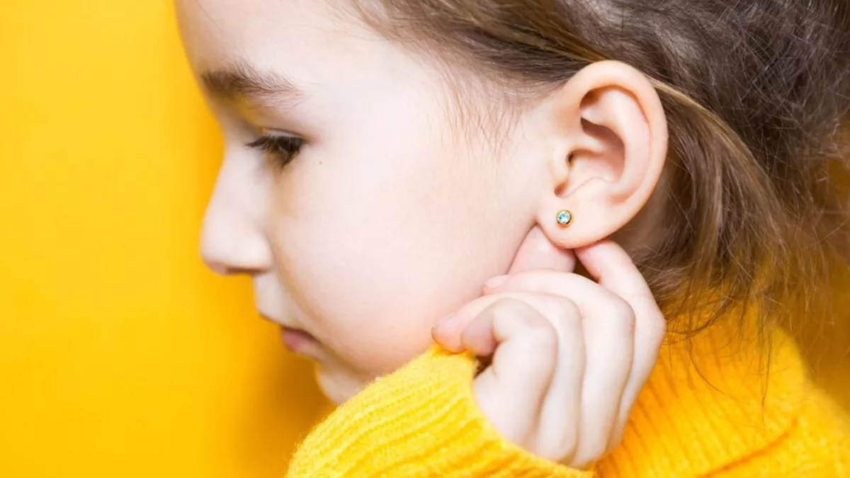 Ear Piercing से बच्चों का दिमाग होता है तेज, साथ इन अंगो को मिलता है फायदा