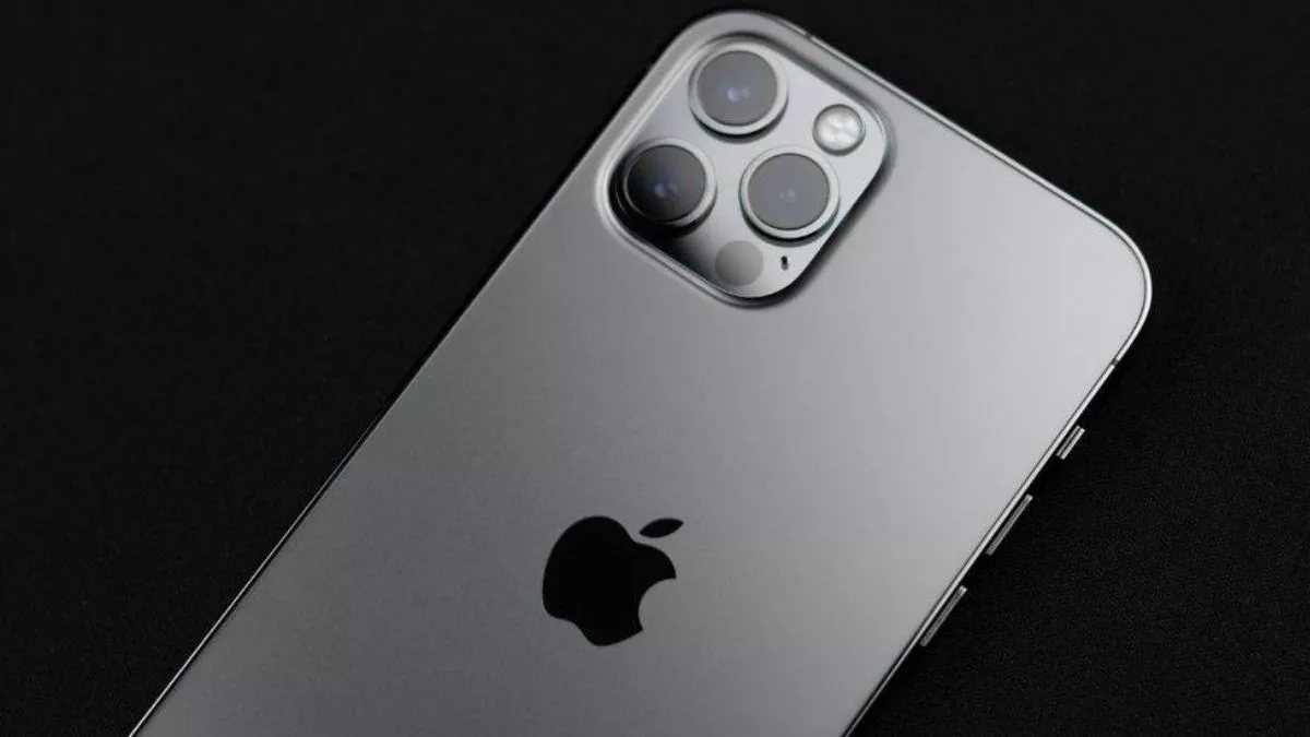 iPhone 16 Pro: फोटोग्राफी के शौकीनों की आएगी मौज! Apple कर रहा आईफोन 16 में तगड़े कैमरा फीचर्स देने की तैयारी
