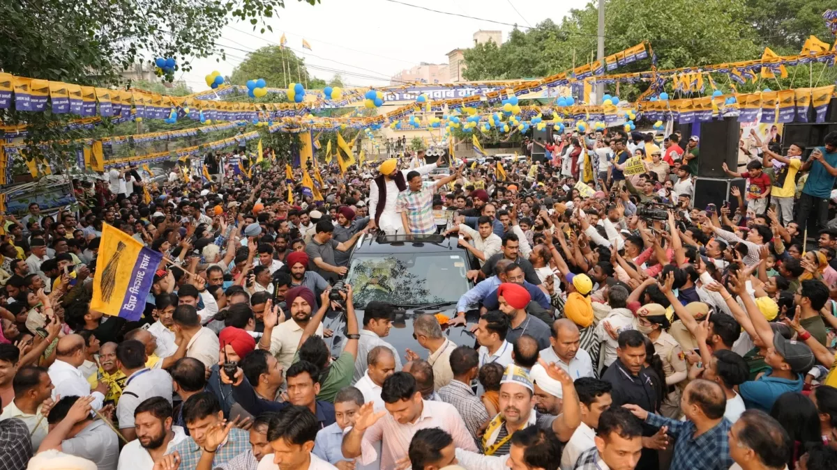 Arvind Kejriwal Road Show: 'BJP नहीं चाहती कि दिल्लीवालों का कोई काम हो', उत्तम नगर रोड शो में बोले केजरीवाल