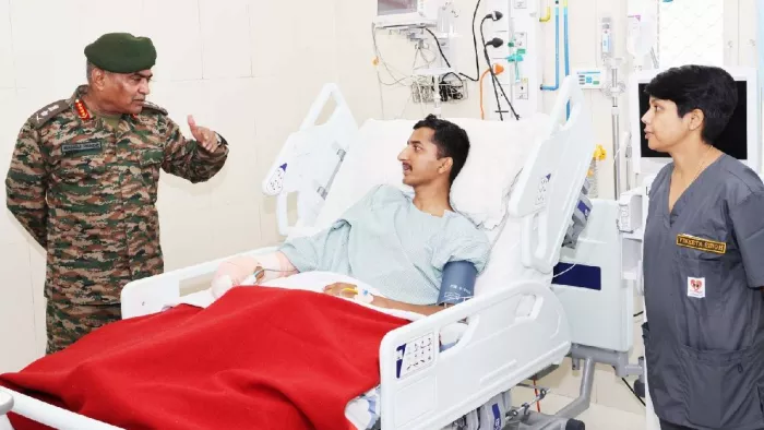 Udhampur News: उच्च मनोबल से चुनौतियों के विरुद्ध अभियान जारी रखें जवान-थल सेना प्रमुख।