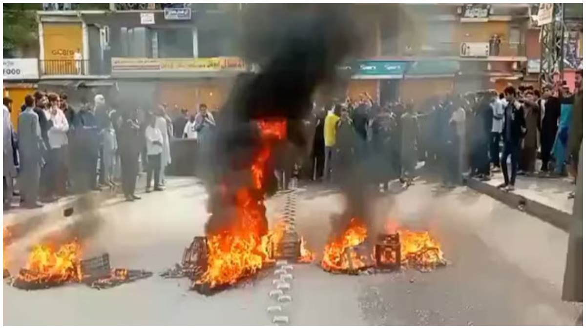 pakistan occupied kashmir capital muzaffarabad witnesses clashes amidst total strike against police crackdown