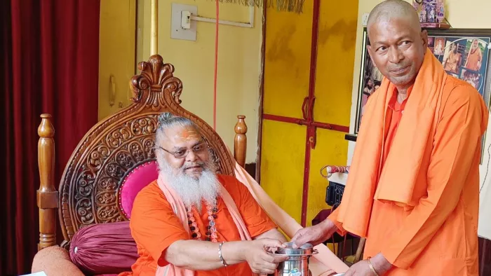 नेतागिरी छोड़ सन्यासी बने जिला पंचायत सदस्य श्रीभगवान।