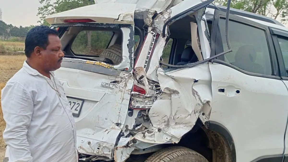 Road Accident : स्कॉर्पियो से परिवार संग अररिया जा रहे थे SDO, ट्रक ने पीछे से मारी टक्कर; आधा दर्जन लोग घायल