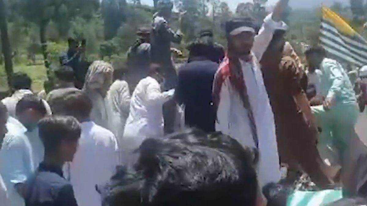 https://www.jagranimages.com/images/newimg/12052024/12_05_2024-violence_in_pok_23716266.jpg