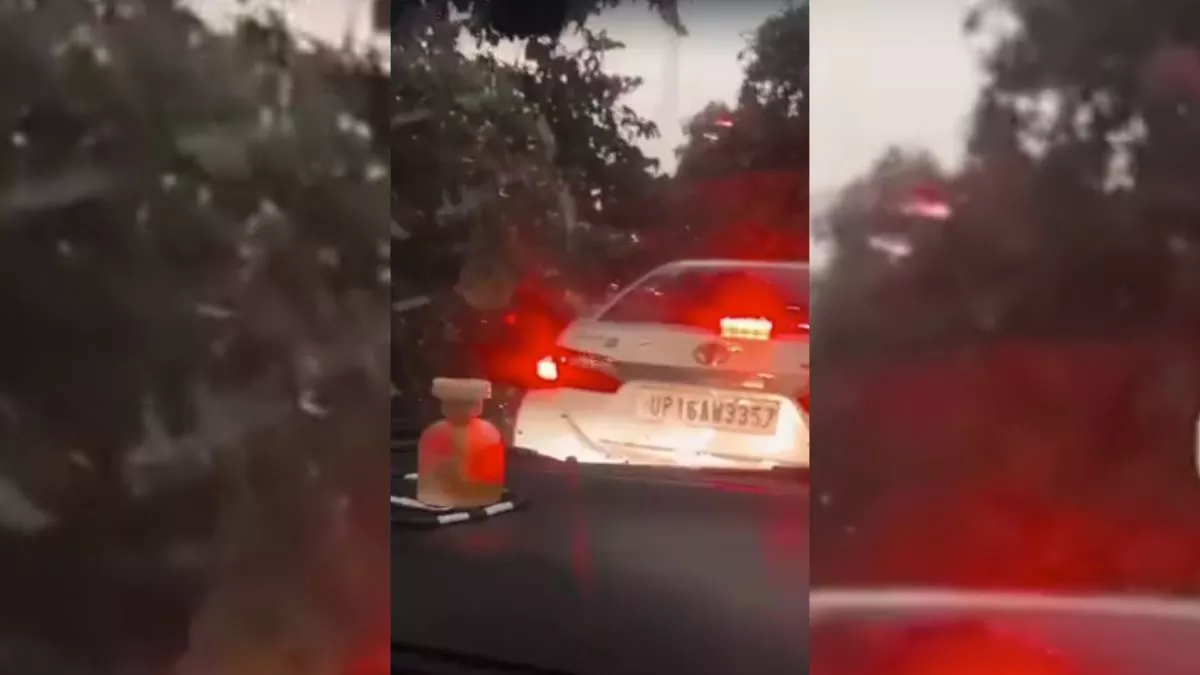 VIDEO: नोएडा में सड़कों पर दौड़ती दिखी पाकिस्तानी झंडे का स्टीकर लगी कार, जांच में जुटी पुलिस