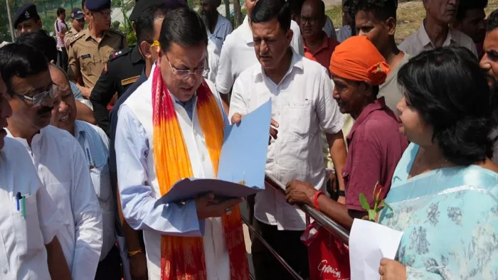 अच्छा कार्य नहीं करने वाली कार्यदायी संस्था व ठेकेदार पर करें कार्रवाई : सीएम