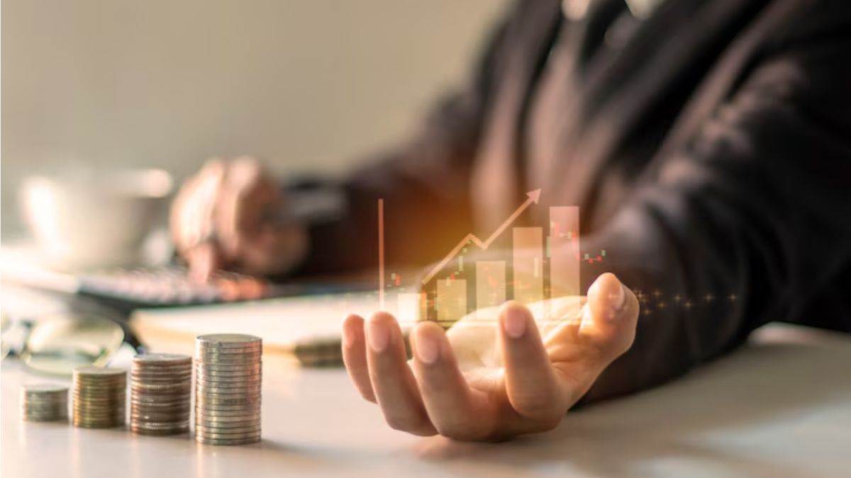 https://www.jagranimages.com/images/newimg/12052025/12_05_2025-financial_security_23936250.jpg