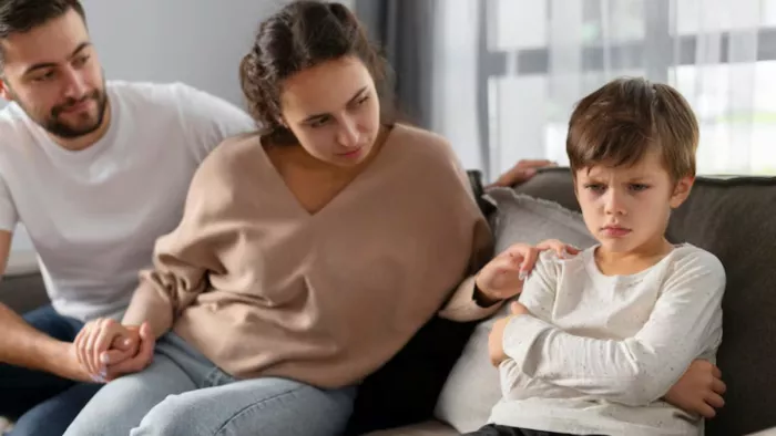 Parenting Tips: उल्टा जवाब देना सीख गया है बच्चा, तो 5 पेरेंटिंग टिप्स से करें उसे हैंडल (Image Source: Freepik)