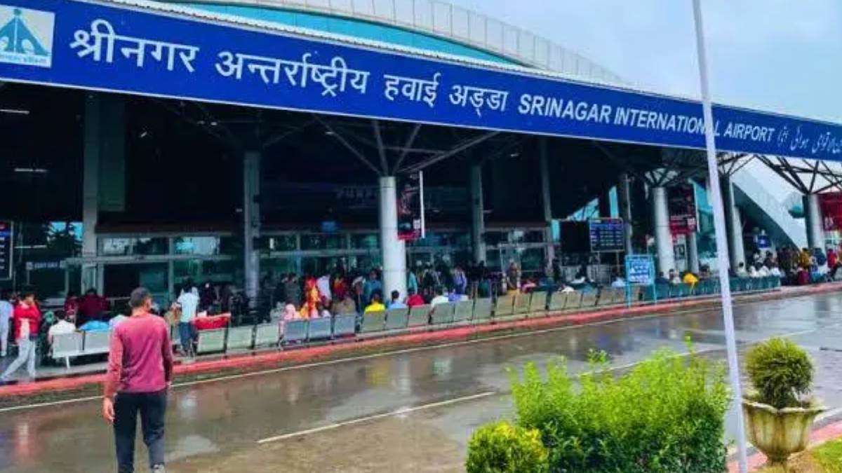 srinagar airport reopens after ceasefire relief for haj pilgrims