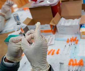 एफडीए ने जानसन एंड जानसन से कहा है कि उसकी वैक्सीन की छह करोड़ डोज का इस्तेमाल नहीं हो सकता...