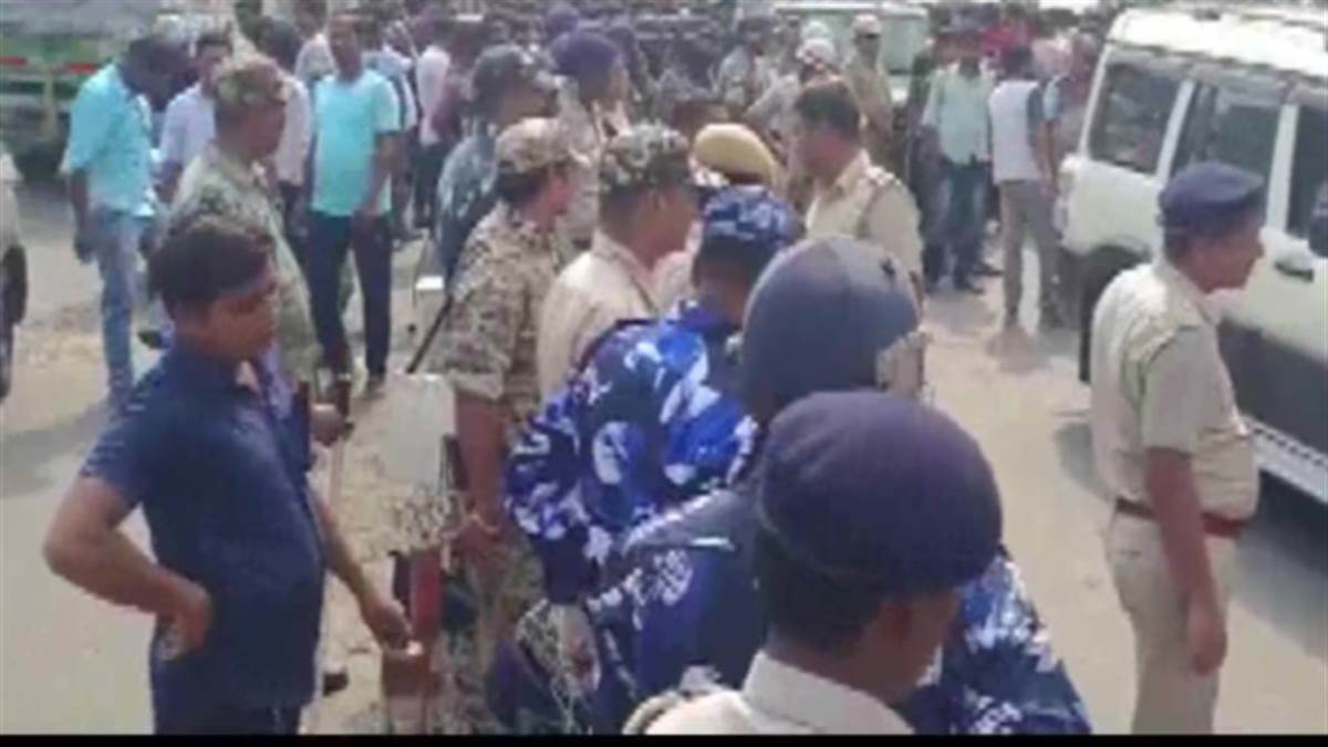 बंगाल की मुख्यमंत्री ममता बनर्जी कहा धार्मिक सभा में गर्मी और उमस के कारण तीन बुजुर्ग श्रद्धालुओं की मौत ।