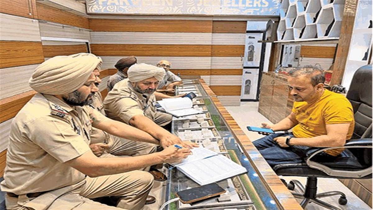 mohali crime two robbery at gun point in mohali with in 24 hours