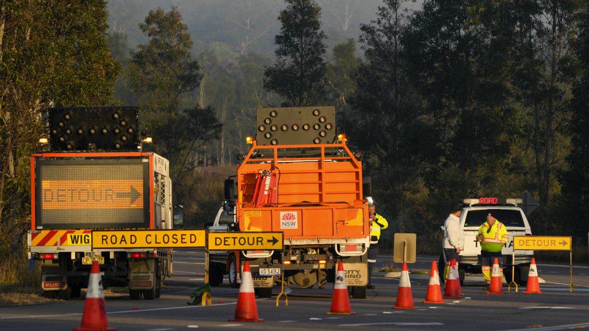 https://www.jagranimages.com/images/newimg/12062023/12_06_2023-australia_bus_crash_23438963.jpg