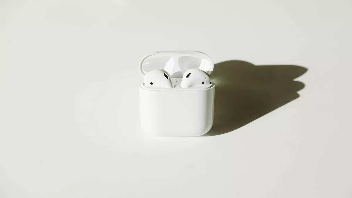 Best Earbuds Under 2000