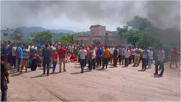 राजौरी आतंकी हमले के पीड़ित परिवारों ने जाम किया जम्मू-पुंछ हाईवे। जागरण