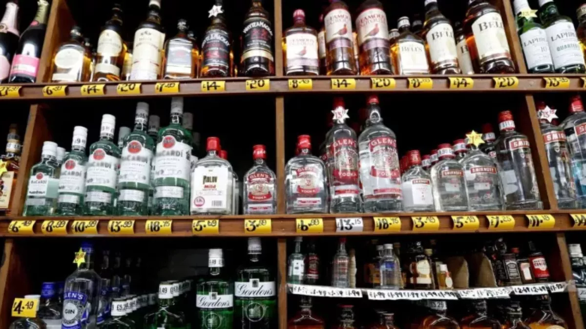 Alcohol Price in Haryana: हरियाणा में जाम छलकाना पड़ेगा महंगा, अब देशी- विदेशी और बीयर के लिए देने पड़ेंगे एक्स्ट्रा रुपये