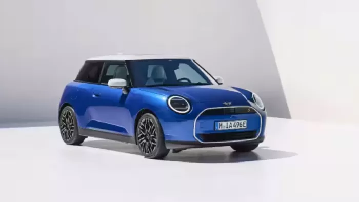 New-gen MINI Cooper S और Countryman की प्री-बुकिंग शुरू हो गई है।