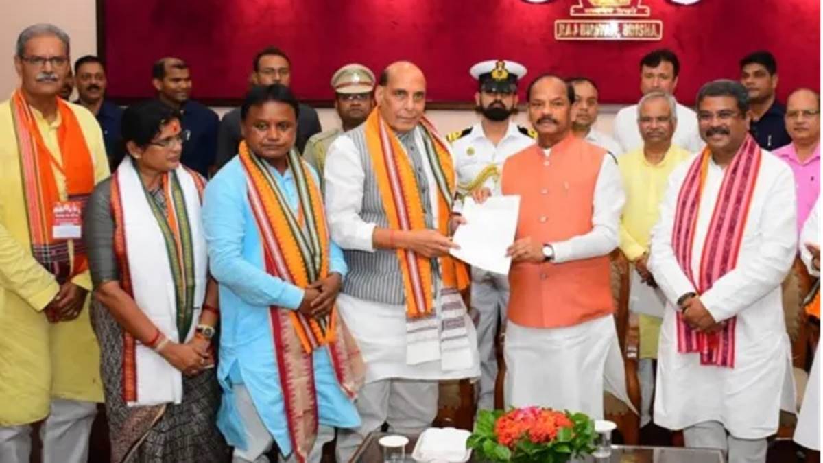 Mohan Majhi Oath Ceremony LIVE: ओडिशा में मोहन चरण माझी ने ली सीएम पद की शपथ,  ये 13 विधायक बनेंगे मंत्री; देखें लिस्ट - Mohan Majhi Oath Taking Ceremony  LIVE as Odisha