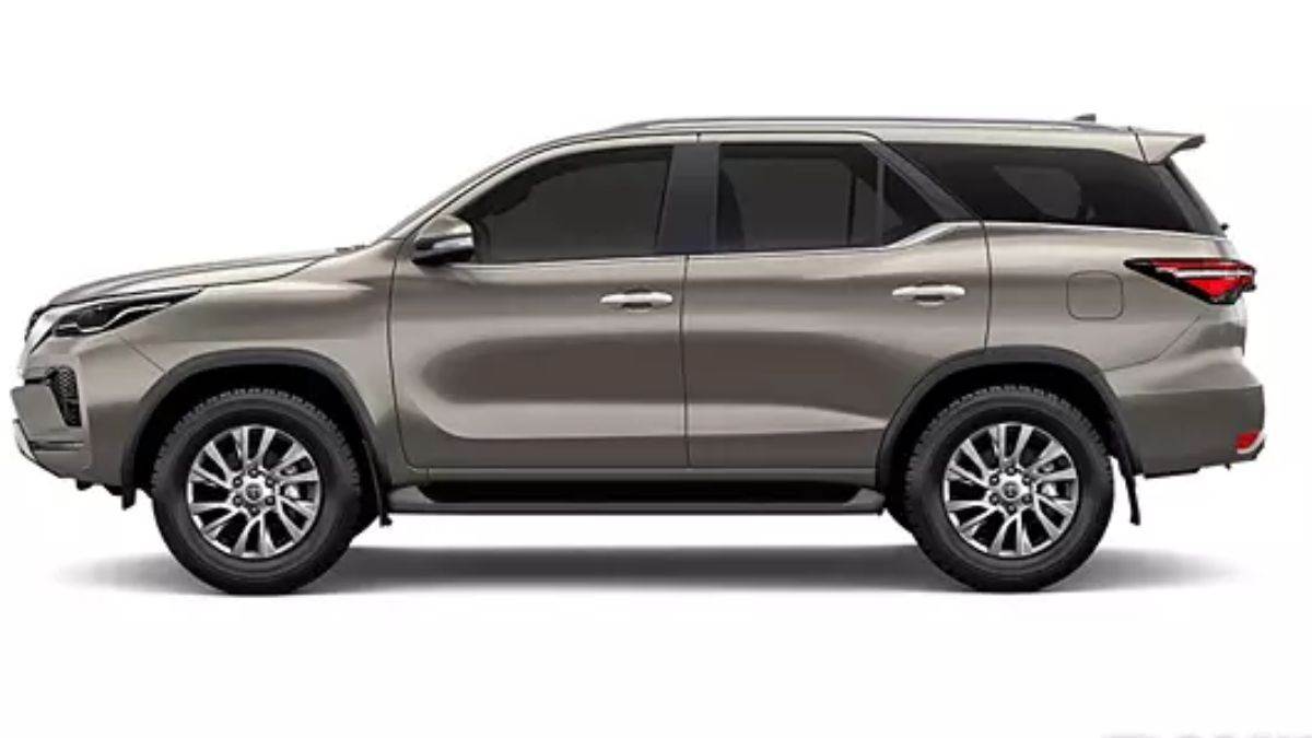 https://www.jagranimages.com/images/newimg/12062024/12_06_2024-toyota_fortuner_side_profile__23737559.jpg