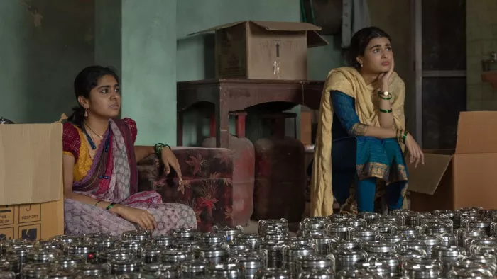 सास और बहू की जोड़ी बनीं ड्रग्स माफिया (Photo Credit- IMDb)