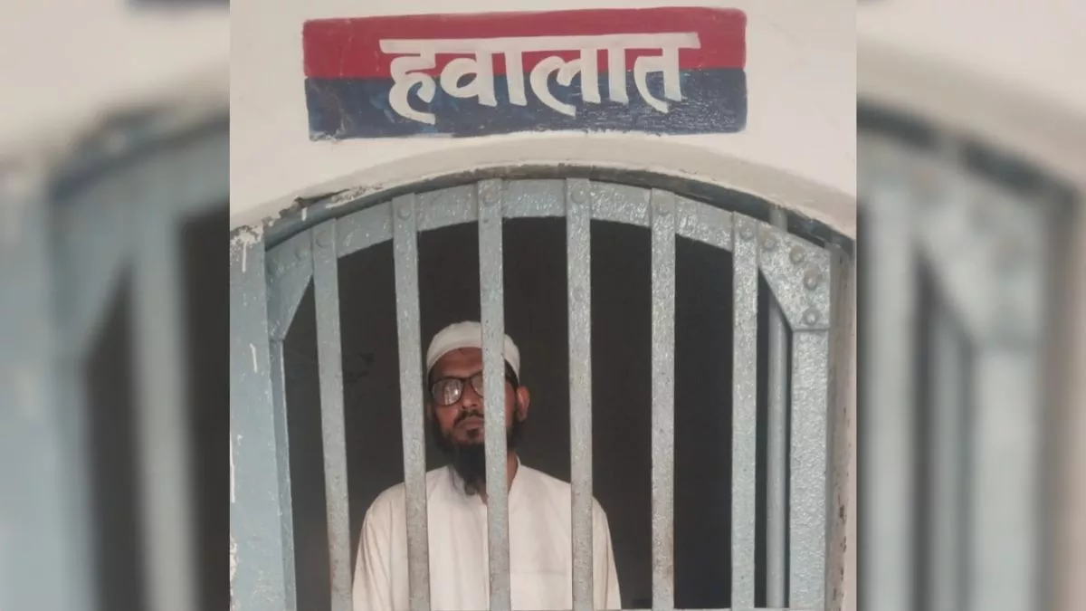 हापुड़ में 14 साल की किशोरी से दुष्कर्म, मदरसे में पढ़ाने वाला मौलाना  गिरफ्तार; पुलिस पूछताछ ने चौंकाया - A 14-year-old girl was sexual assault  in Garhmukteshwar, Hapur ...