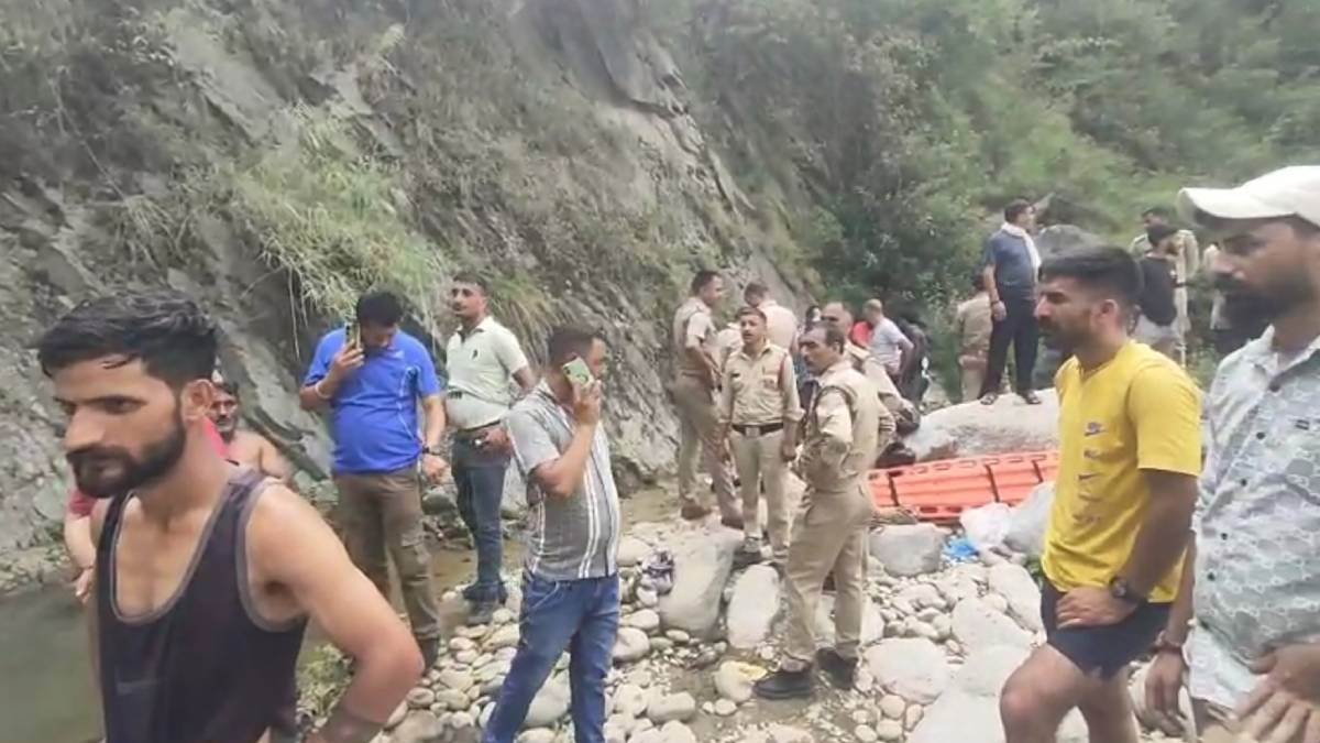 https://www.jagranimages.com/images/newimg/12062025/12_06_2025-drown_himachal_23961963.jpg