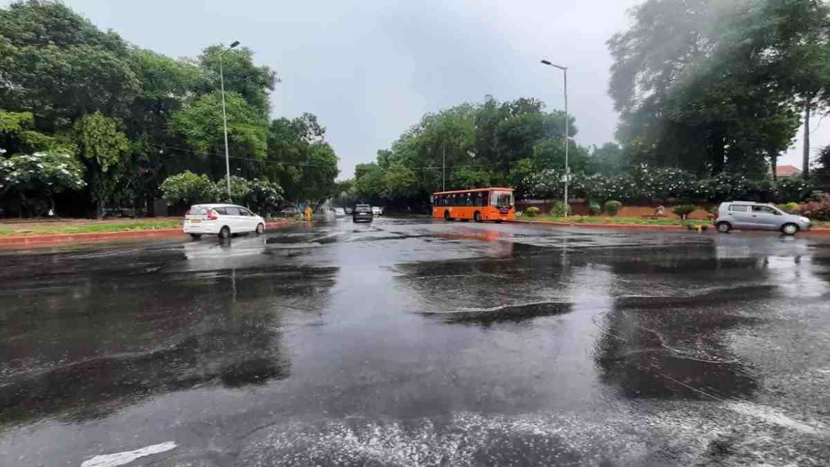 https://www.jagranimages.com/images/newimg/12062025/12_06_2025-rains_8_23962662.jpg