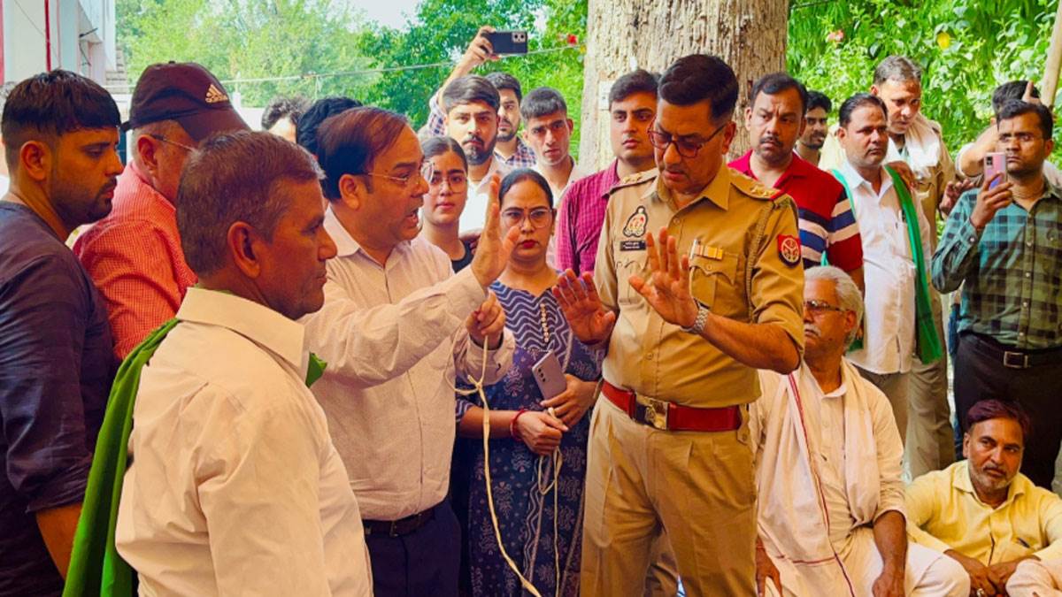 mathura ssps suicide threat ends farmers protest over corruption