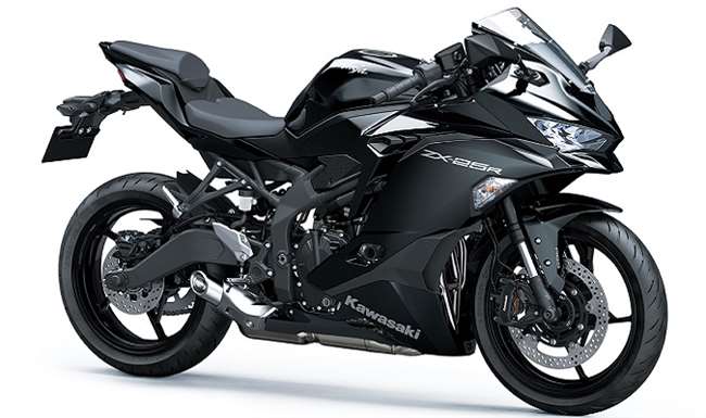 2021 Kawasaki Ninja ZX-25R इंडोनेशिया में हुई