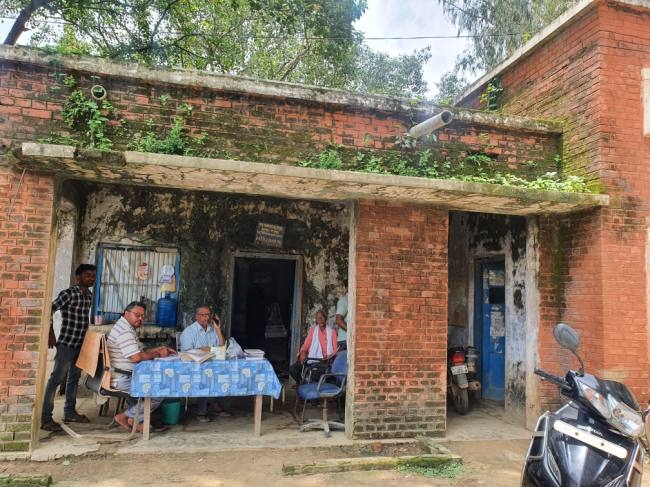 पशु अस्पताल का भवन जर्जर, मौत के साए में कर रहे काम - Animal hospital building dilapidated, job in the shadow of death - Uttar Pradesh Ghazipur General News पशु अस्पताल का भवन जर्जर, मौत के साए में कर रहे काम - Animal hospital building dilapidated, job in the shadow of death - Uttar Pradesh Ghazipur General News