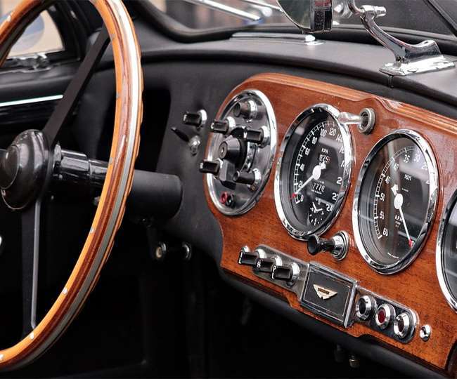 https://www.jagranimages.com/images/newimg/12072021/12_07_2021-car_21824926.jpg