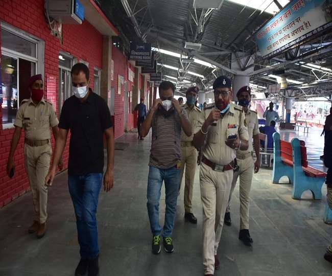 Darbhanga Big National News : दरभंगा पार्सल बम ब्लास्ट में 5 बेऊर जेल में बंद इमरान, काफिल, हाजी सलीम, इकबाल, इलियास के खिलाफ NIA कोर्ट में चार्जशीट दाखिल | Deshaj Times Darbhanga Big National News : दरभंगा पार्सल बम ब्लास्ट में 5 बेऊर जेल में बंद इमरान, काफिल, हाजी सलीम, इकबाल, इलियास के खिलाफ NIA कोर्ट में चार्जशीट दाखिल