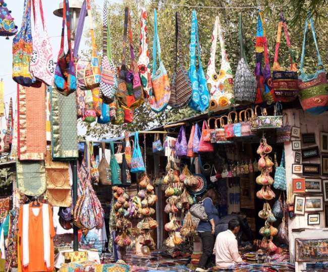 कनाट प्लेस के जनपथ मार्केट को अनिश्चित काल के लिए बंद कर दिया गया है।