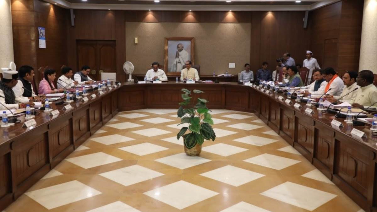 mp cabinet meeting district and janpad panchayat president sarpanch maanadey increased