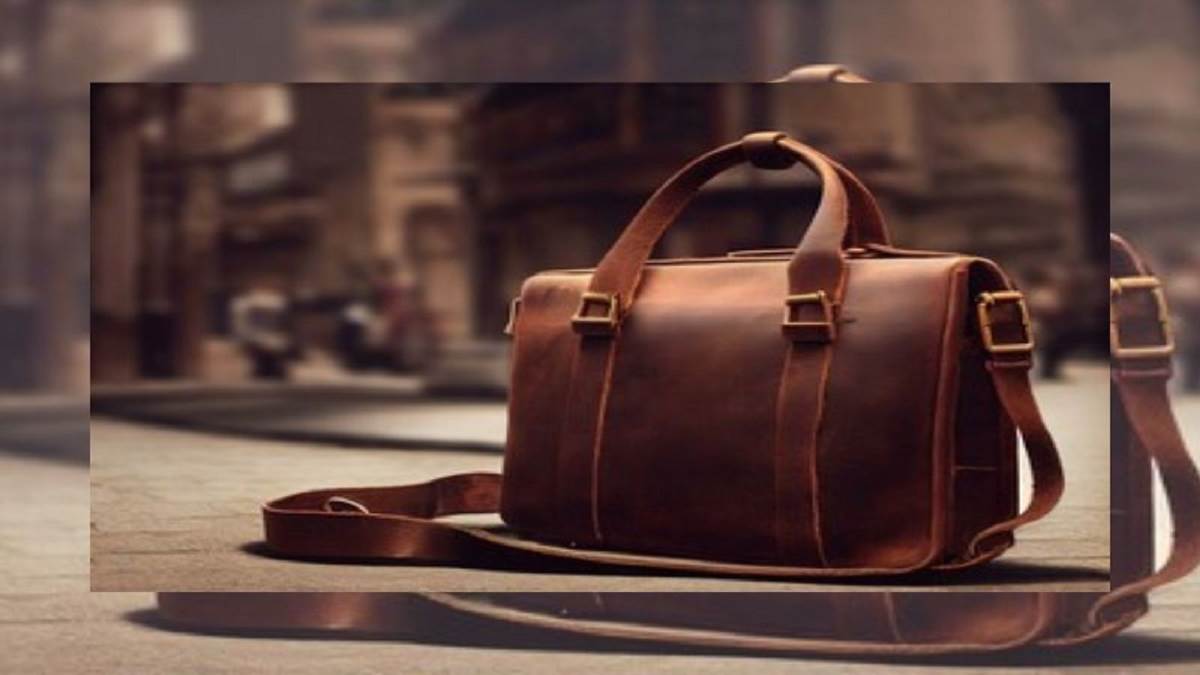https://www.jagranimages.com/images/newimg/12072023/12_07_2023-hyatt_leather_bags_for_men_23468644.jpg