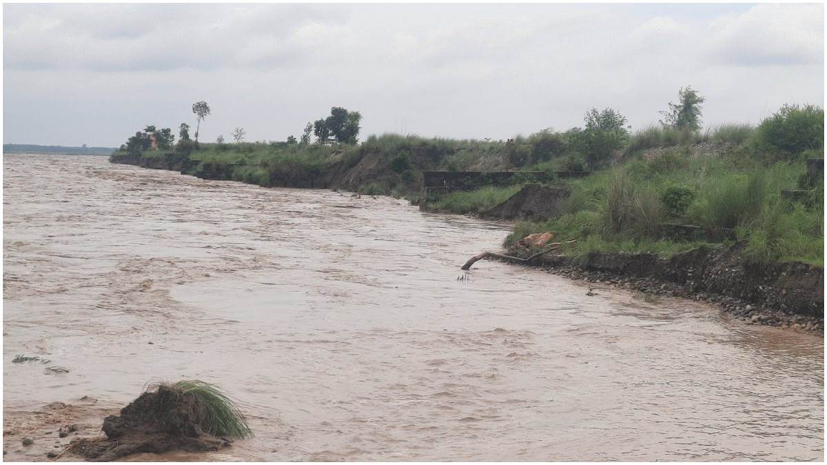https://www.jagranimages.com/images/newimg/12072023/12_07_2023-yamuna_river_23468974.jpg