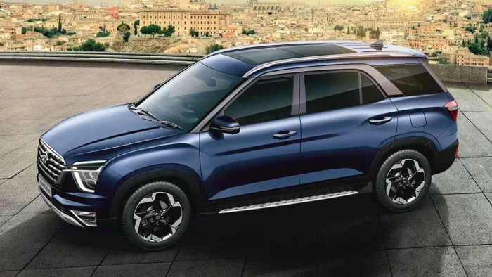 Hyundai Alcazar facelift इस साल सितंबर 2024 में लॉन्च होगी।