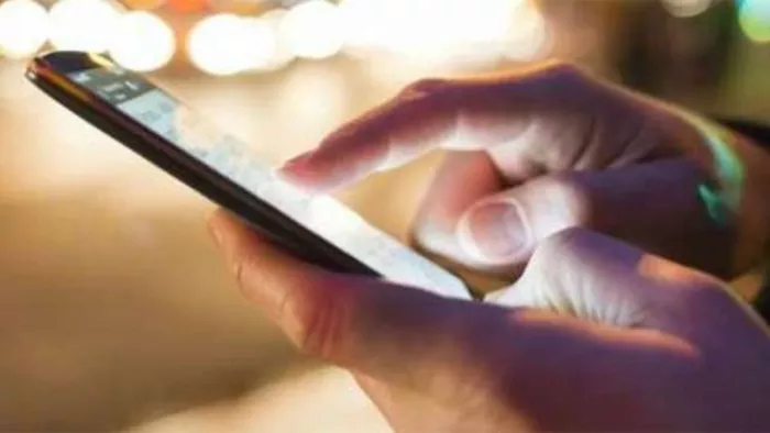 सरकारी विभाग में इंजीनियर का वीडियो बनाकर पत्नी ने वुमन पावर हेल्पलाइन पर की शिकायत।- सांकेतिक तस्वीर