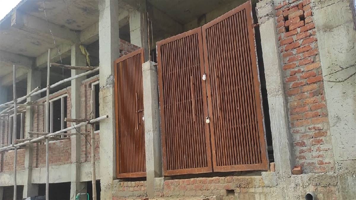 sdm co suddenly sealed mosque stir when construction which was going on for one and a half month was stopped