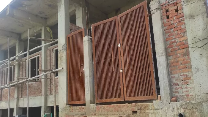 बिना परमीशन के बन रही निर्माणाधीन मस्जिद को प्रशासन ने किया सील