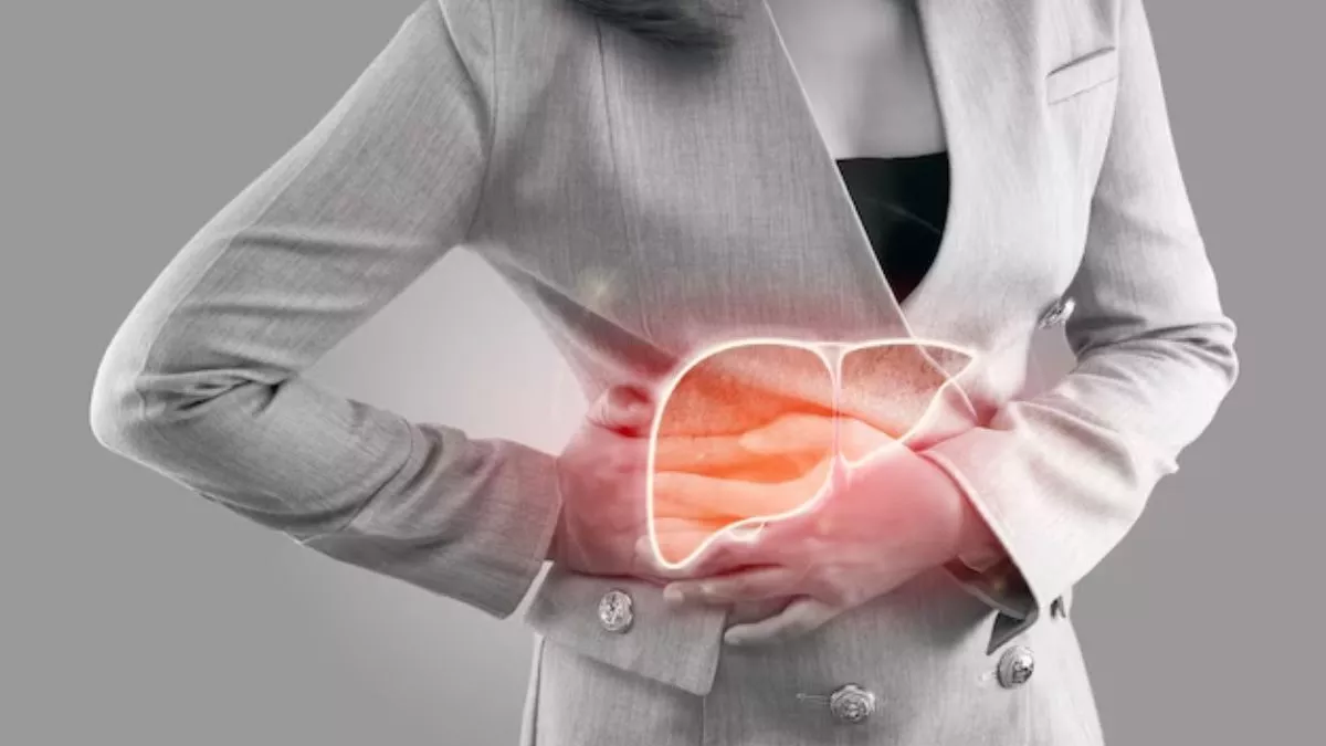 स‍िर्फ महिलाओं में नजर आते हैं Fatty Liver के ये 5 लक्षण, चुपचाप बढ़ सकता है खतरा; न करें नजरअंदाज