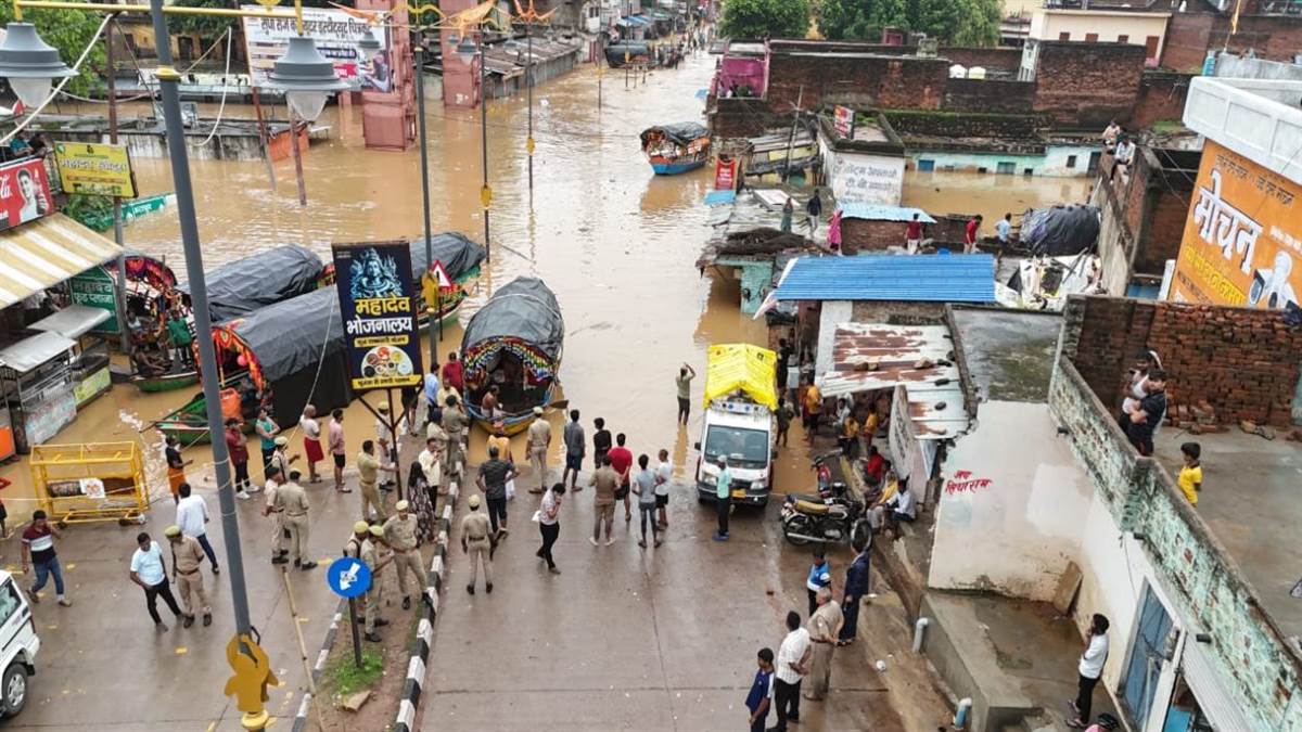https://www.jagranimages.com/images/newimg/12072025/12_07_2025-mandakini_river_23982338.jpg