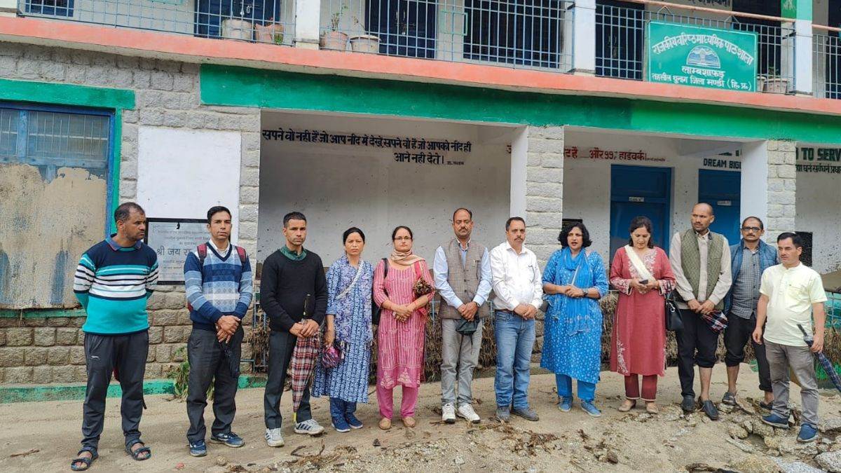https://www.jagranimages.com/images/newimg/12072025/12_07_2025-mandi_school_reopen_23982639.jpg