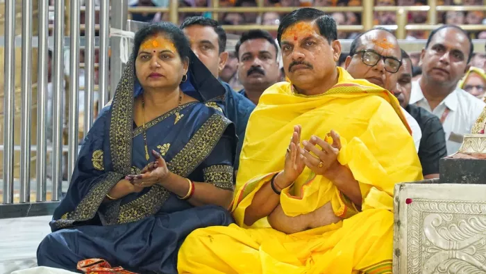 उज्जैन मुख्यमंत्री मोहन यादव ने महाकालेश्वर मंदिर में की भस्मारती दर्शन