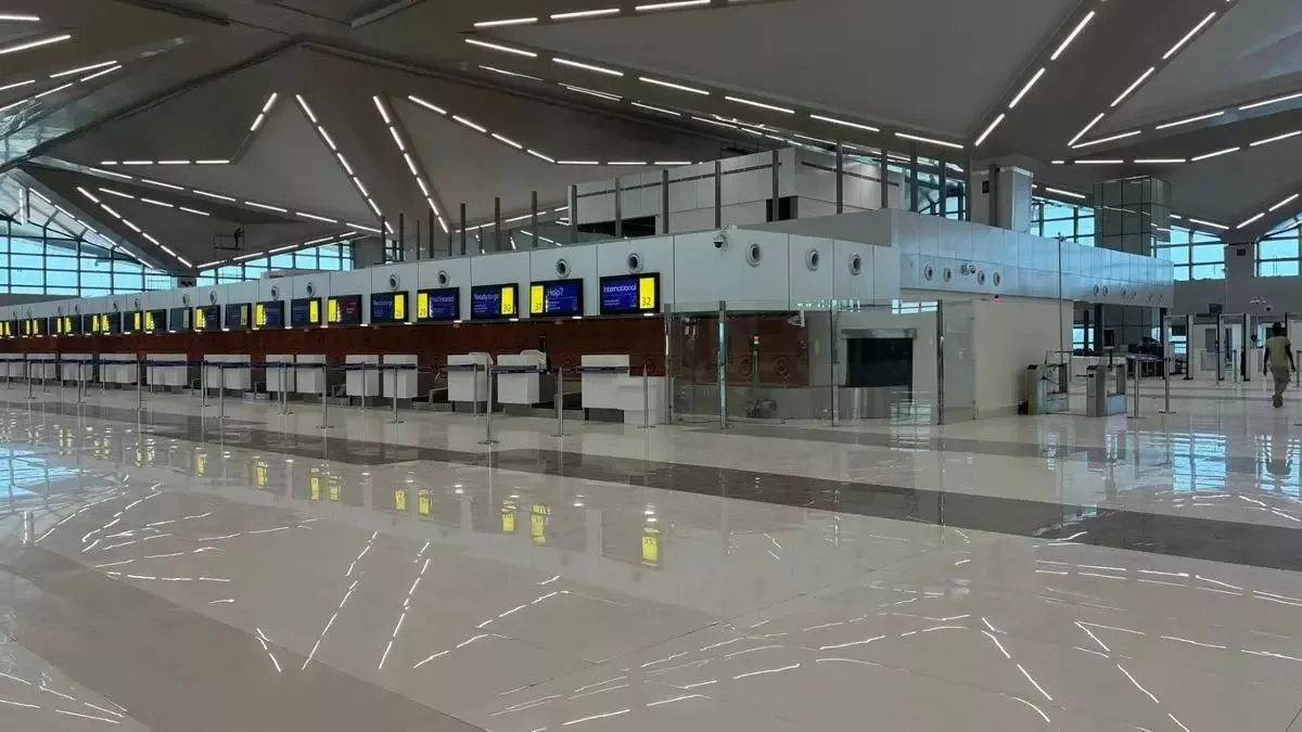 Patna Airport को बम से उड़ाने की धमकी, एयरपोर्ट डायरेक्टर को एक ईमेल मिला; जांच में जुटी पुलिस