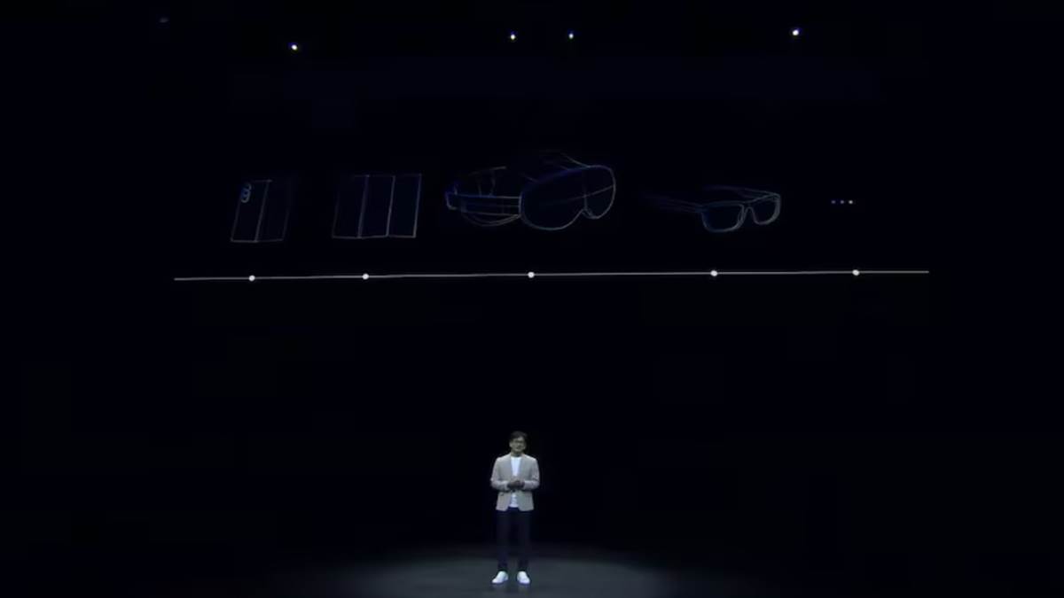 samsung to launch its first tri fold smartphone by the end of this year claims report