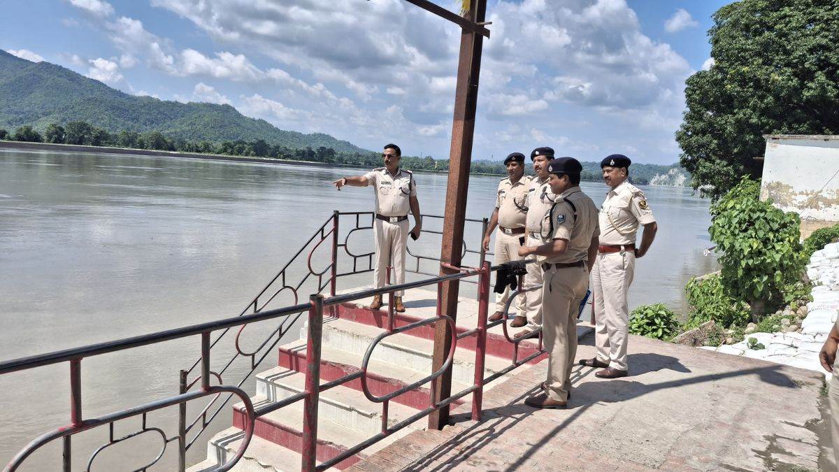 https://www.jagranimages.com/images/newimg/12072025/12_07_2025-west_champaran_news_23982516.jpg