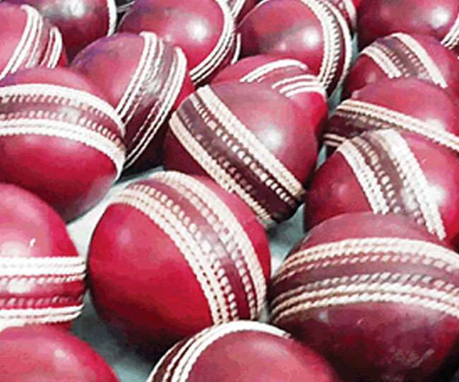 गेम चेंजर साबित होगी ये क्रिकेट बॉल, बिना थूक और लार लगाए गेंदबाज बरपा